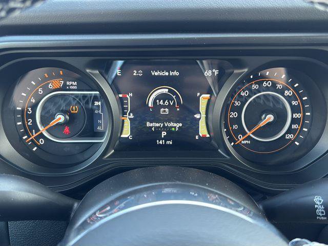 Used 2025 Jeep Wrangler Unlimited Sahara AWD/4WD image 32