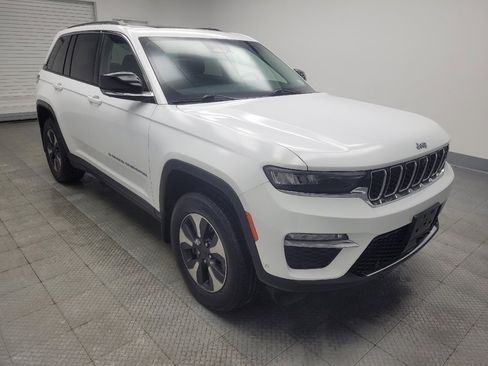 Used 2022 Jeep Grand Cherokee Limited 4xe w/ Luxury Tech Group II image 11