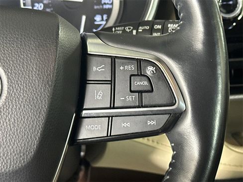 Used 2021 Toyota Highlander Platinum image 26