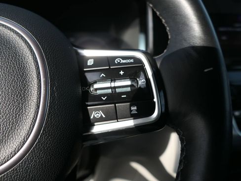 Used 2023 Kia Sorento SX Prestige w/ Panoramic Sunroof Package image 14