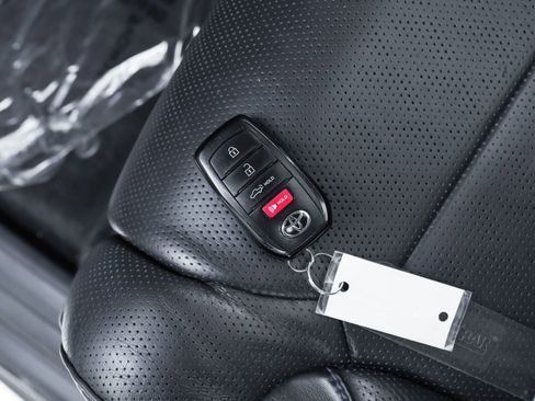 Used 2024 Toyota Tundra Platinum image 43