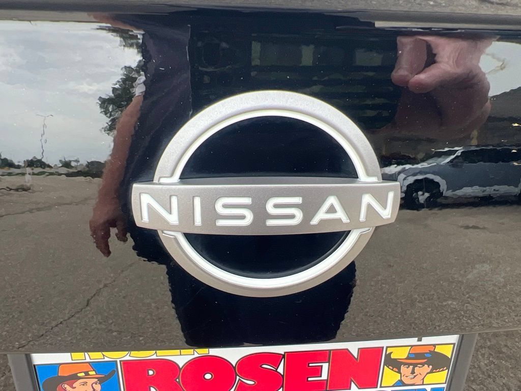 Certified 2025 Nissan Versa SR w/ Trunk Package FWD image 34
