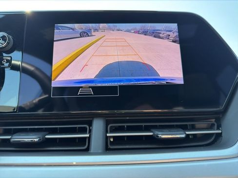 Used 2024 Chevrolet Trax RS w/ Sunroof Package image 16