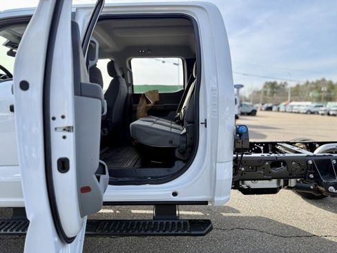 New 2025 Ford F550 4x4 Crew Cab Super Duty w/ XL Chrome Package image 27