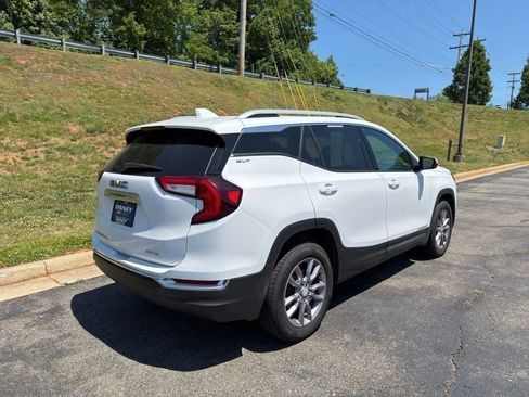 Used 2024 GMC Terrain SLT AWD/4WD image 7