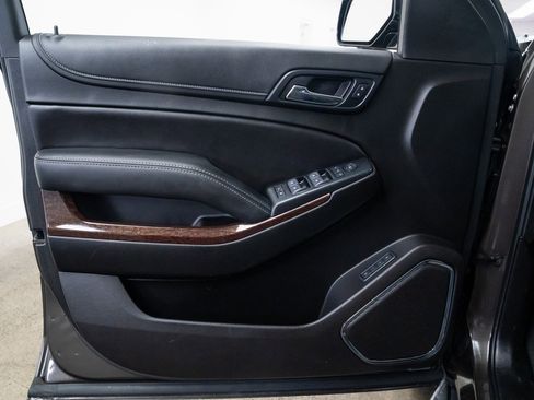 Used 2019 GMC Yukon XL SLT image 16