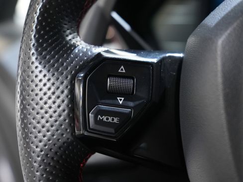 Used 2018 Lamborghini Aventador S image 40