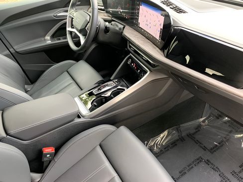 Certified 2025 Audi Q5 Premium Plus AWD/4WD image 36