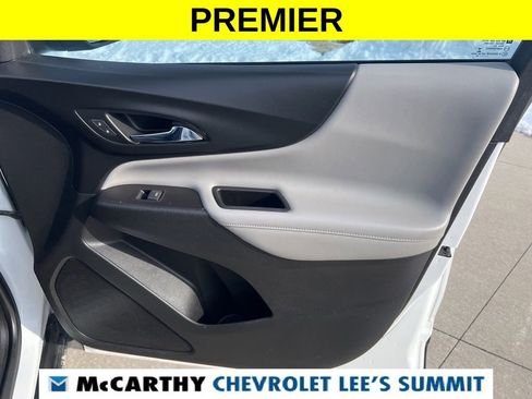 Used 2018 Chevrolet Equinox Premier image 16