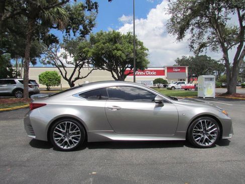 Used 2016 Lexus RC 200t RWD image 11
