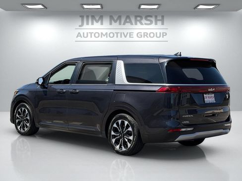 Used 2024 Kia Carnival EX FWD image 4