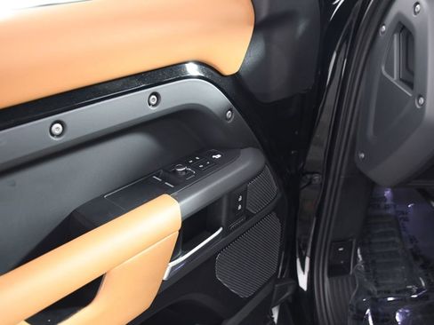 Used 2023 Land Rover Defender 90 X image 15