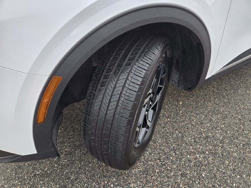 Used 2025 Kia Sportage LX AWD/4WD image 14