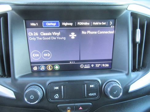 Used 2023 GMC Terrain SLT image 29