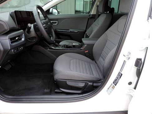 New 2025 Kia K4 EX FWD image 12