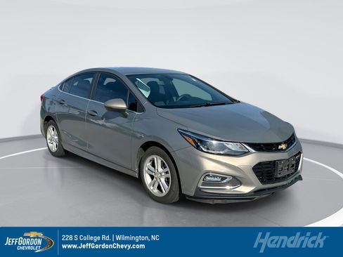 Used 2017 Chevrolet Cruze LT w/ Convenience Package image 1