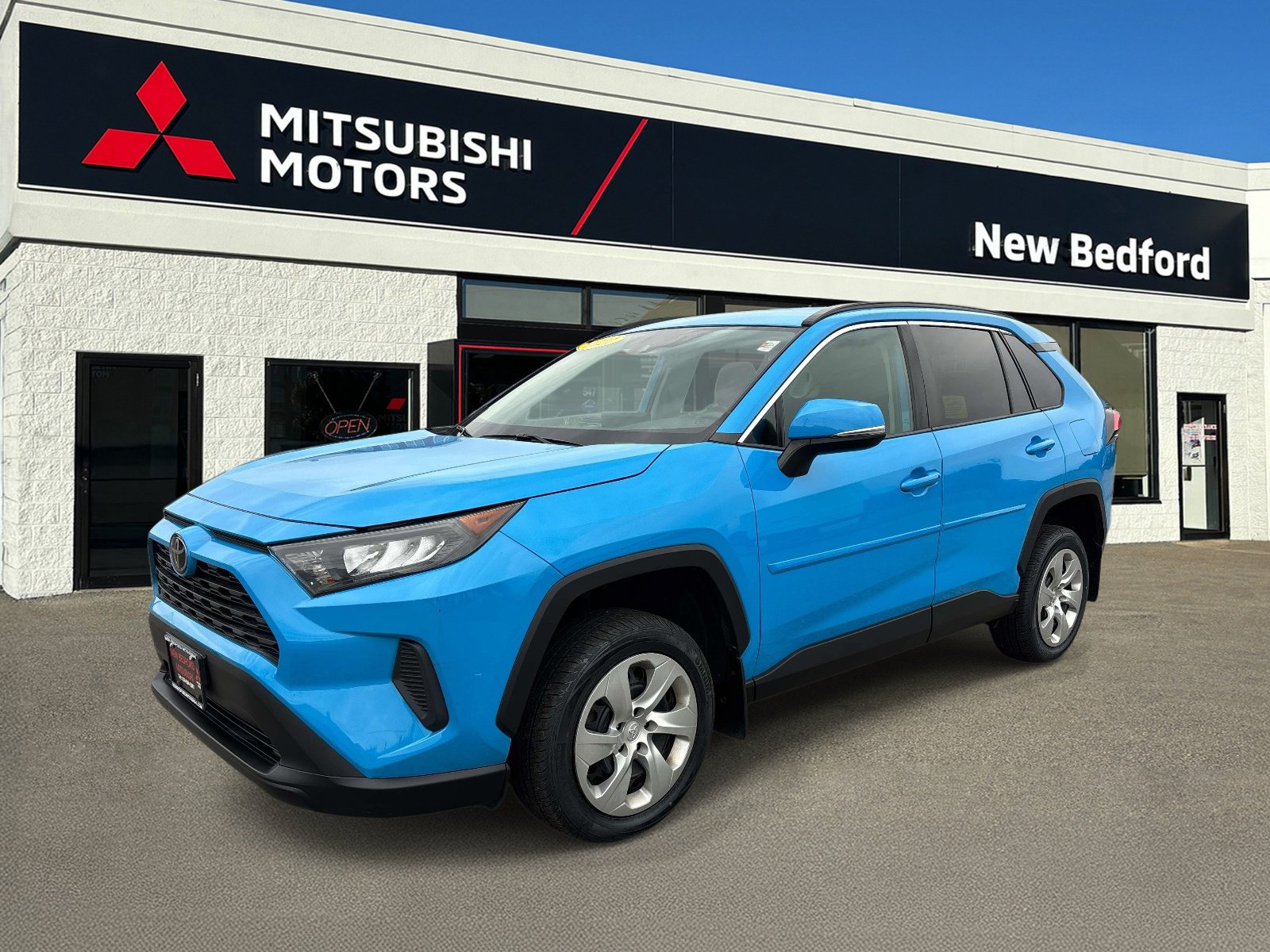 Used 2021 Toyota RAV4 LE AWD/4WD image 1