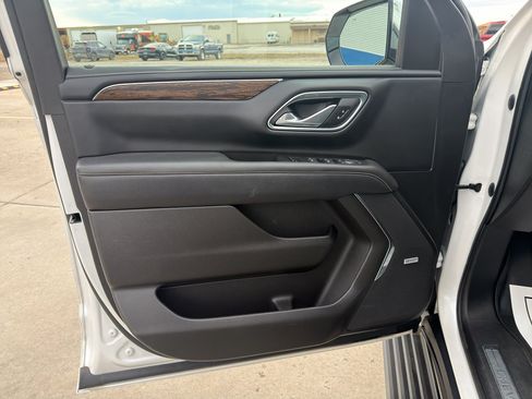 Used 2023 Chevrolet Tahoe Premier AWD/4WD image 10