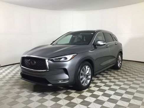 Used 2021 INFINITI QX50 Essential w/ Convenience Package image 3
