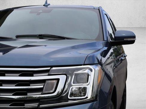 Used 2020 Ford Expedition Limited AWD/4WD image 2