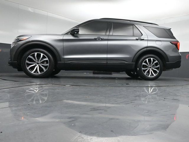 Certified 2025 Ford Explorer ST-Line AWD/4WD image 45