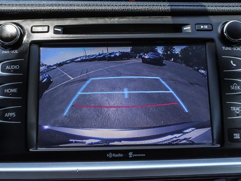 Used 2015 Toyota Highlander XLE AWD/4WD image 9