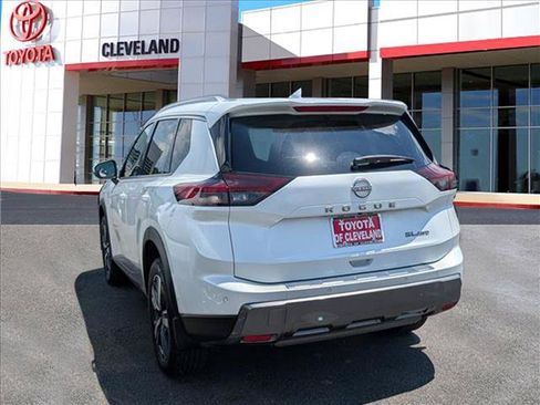 Used 2024 Nissan Rogue SL w/ SL Premium Package AWD/4WD image 4