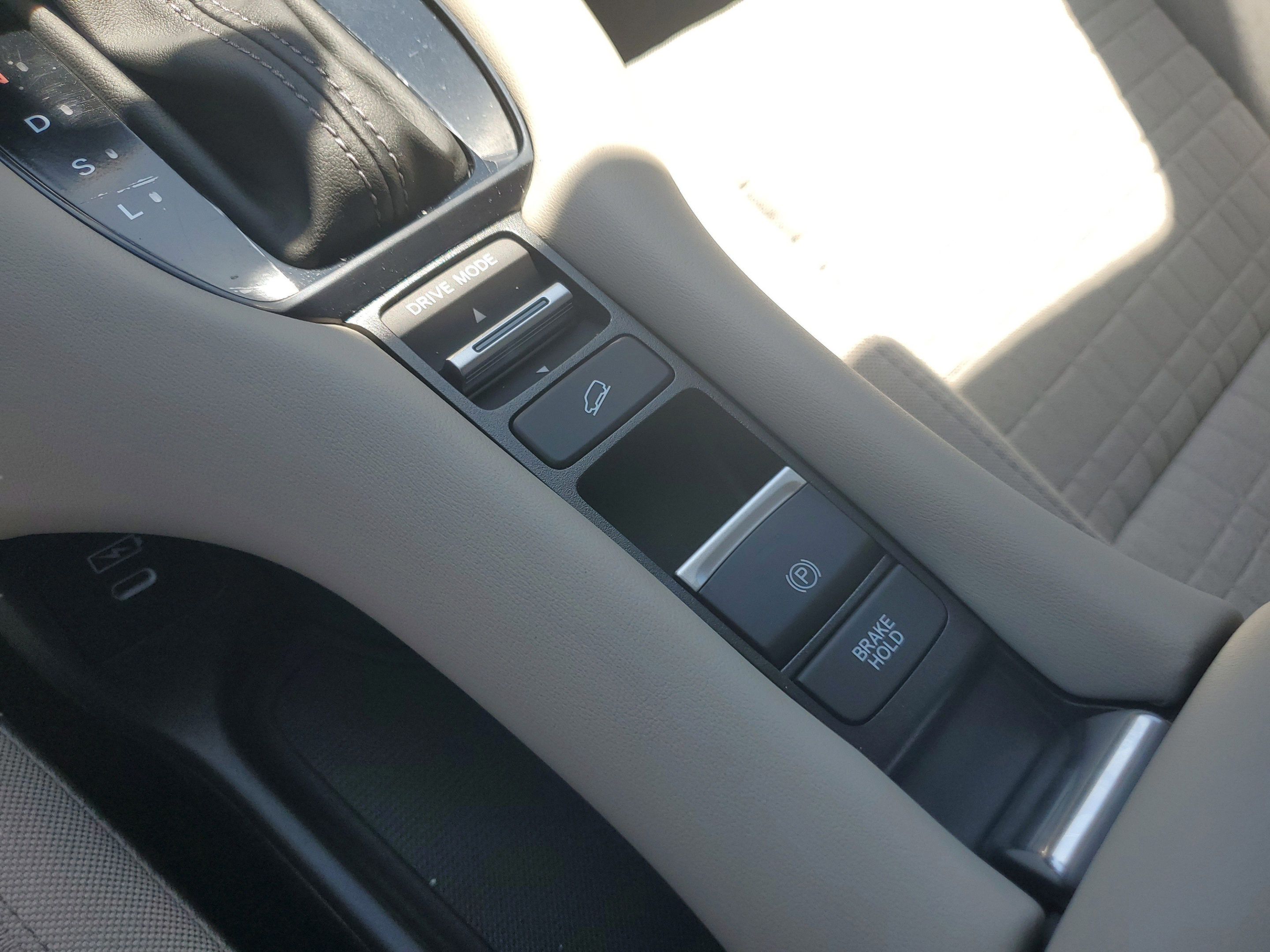 Certified 2026 Honda HR-V LX image 29