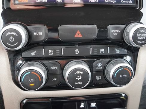 Used 2020 RAM 1500 Laramie AWD/4WD image 29