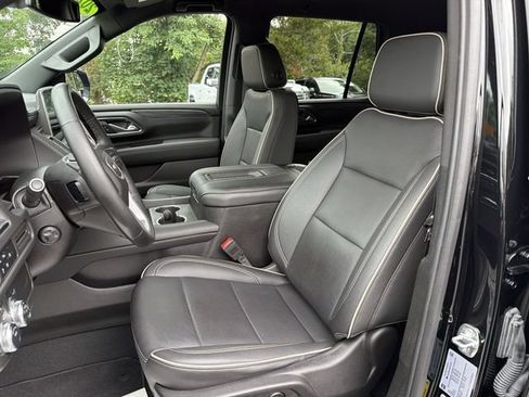 Used 2024 GMC Yukon SLT w/ SLT Luxury Package AWD/4WD image 18