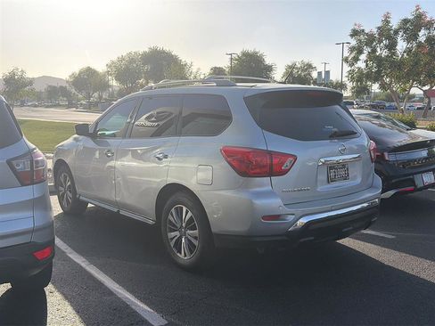 Used 2017 Nissan Pathfinder S FWD image 4