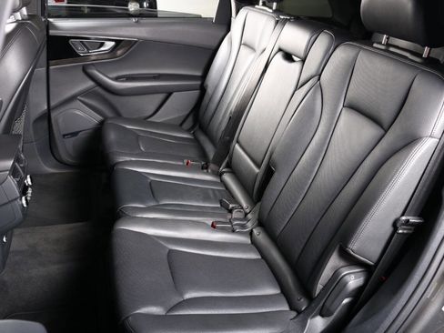 Used 2018 Audi Q7 3.0T Prestige w/ Prestige Package image 28