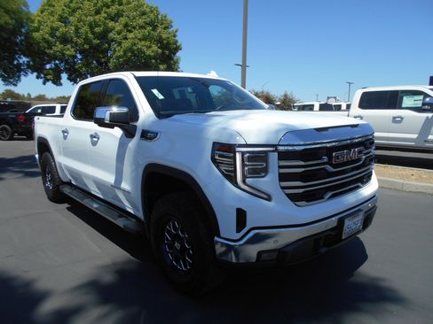 Used 2022 GMC Sierra 1500 SLT w/ SLT Premium Plus Package image 2
