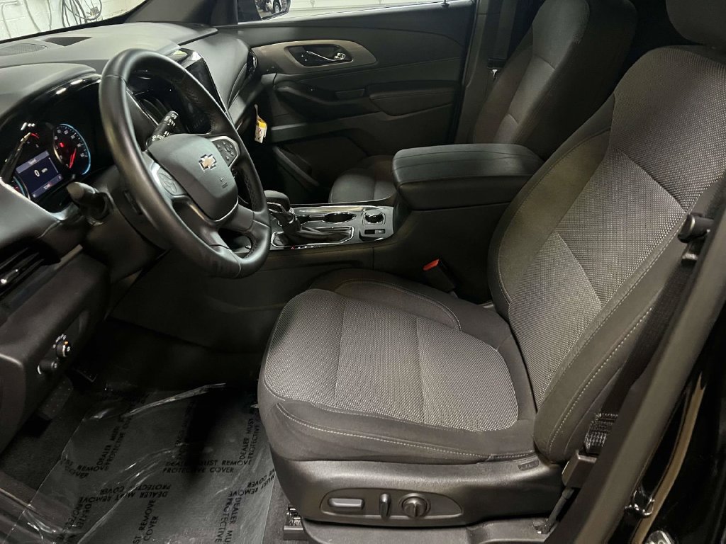 Used 2023 Chevrolet Traverse LT FWD image 15