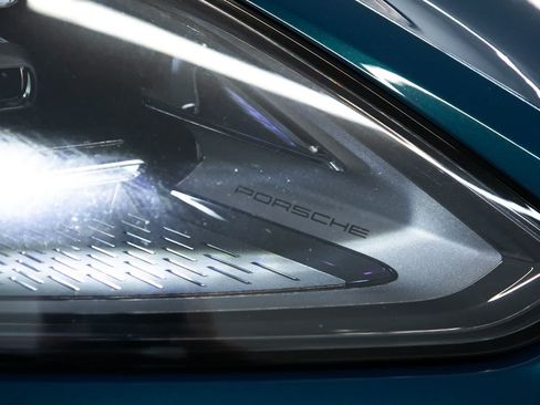 Certified 2024 Porsche Cayenne Coupe AWD/4WD image 16