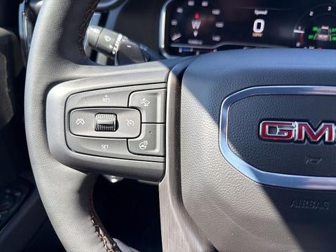 Used 2025 GMC Sierra 1500 AT4 w/ AT4 Preferred Package AWD/4WD image 36