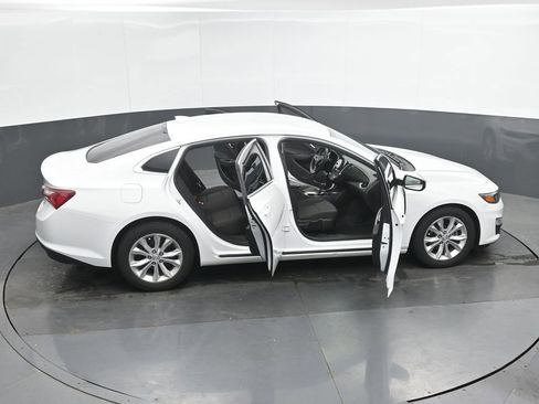 Used 2019 Chevrolet Malibu LT FWD image 46