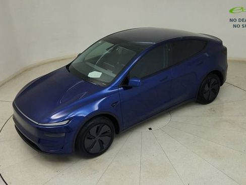 Used 2026 Tesla Model Y 2WD image 23