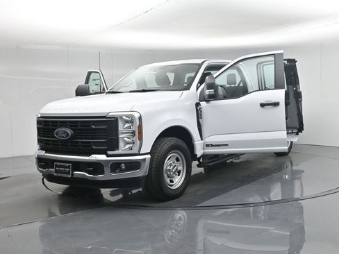 New 2026 Ford F350 XL w/ XL Chrome Package image 28