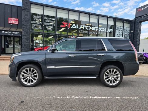 Used 2019 Cadillac Escalade Luxury AWD/4WD image 6