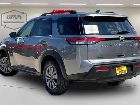 Used 2024 Nissan Pathfinder SV AWD/4WD image 4