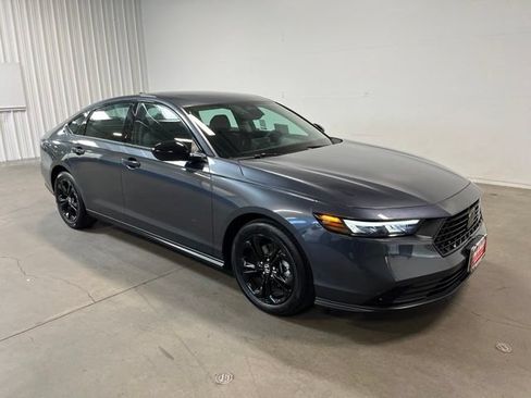 Used 2025 Honda Accord SE image 1