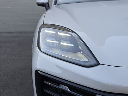 New 2026 Porsche Cayenne image 11