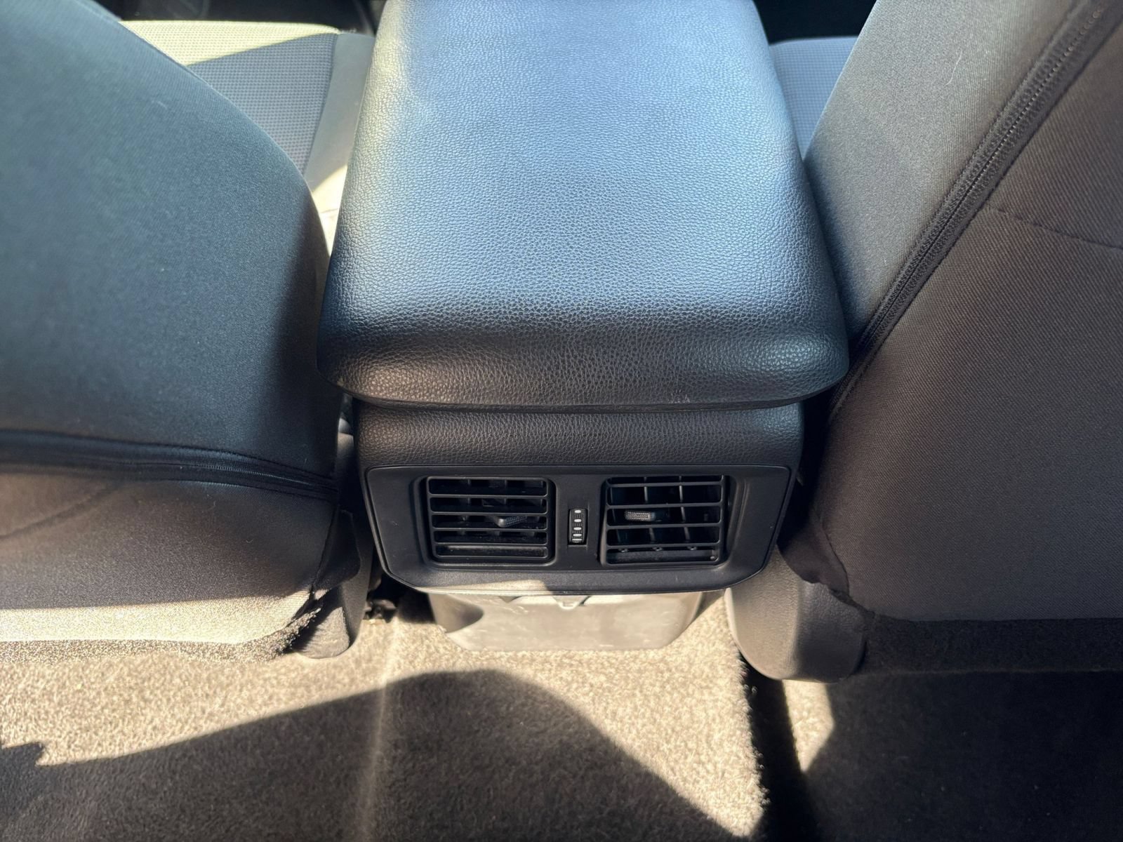 Used 2024 Toyota RAV4 LE AWD/4WD image 21