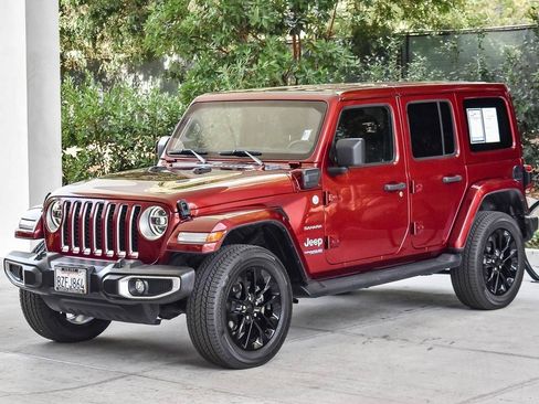 Used 2021 Jeep Wrangler Unlimited Sahara w/ Cold Weather Group image 3