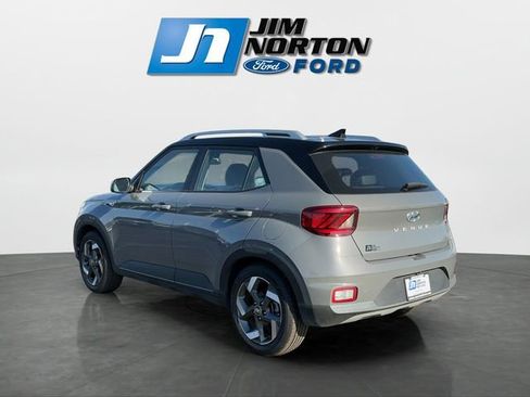 Used 2022 Hyundai Venue Limited w/ Cargo Package image 5