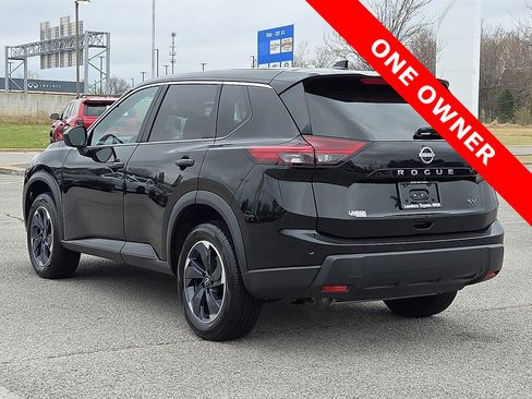Used 2024 Nissan Rogue SV FWD image 4