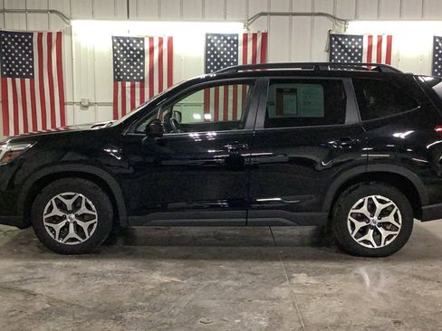 Used 2021 Subaru Forester Premium image 6