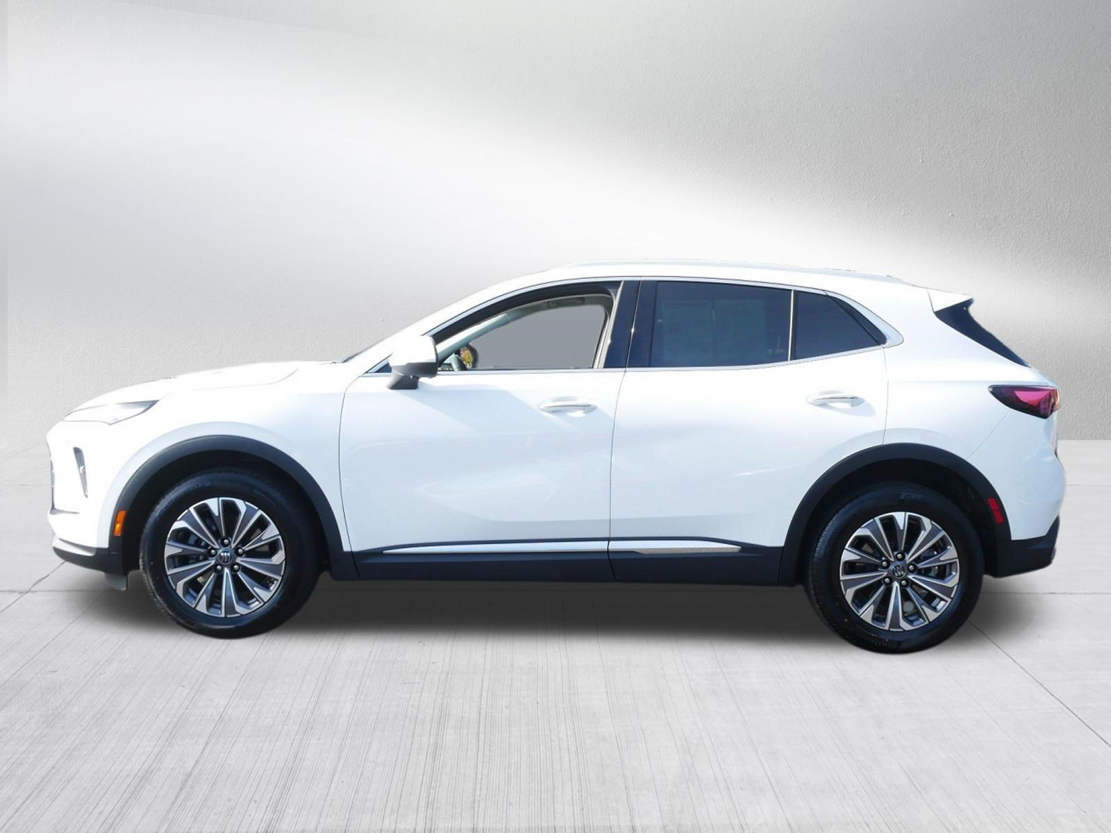 Used 2025 Buick Envision Preferred AWD/4WD image 4