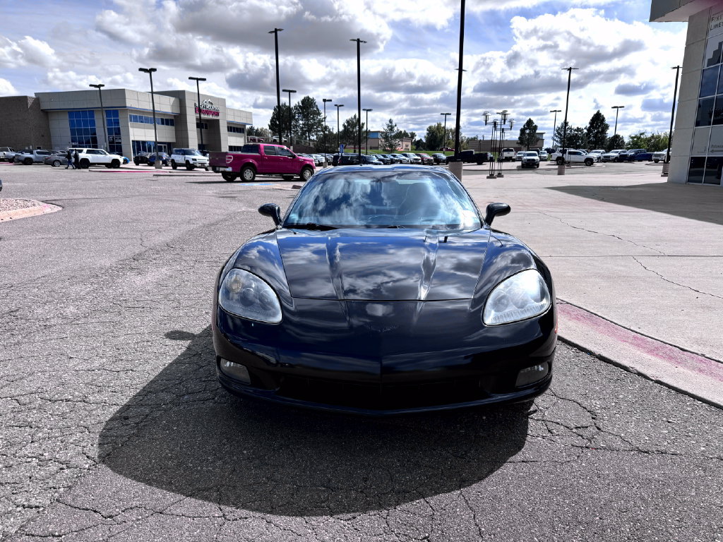 Used 2005 Chevrolet Corvette Coupe w/ Preferred Equipment Group RWD image 3